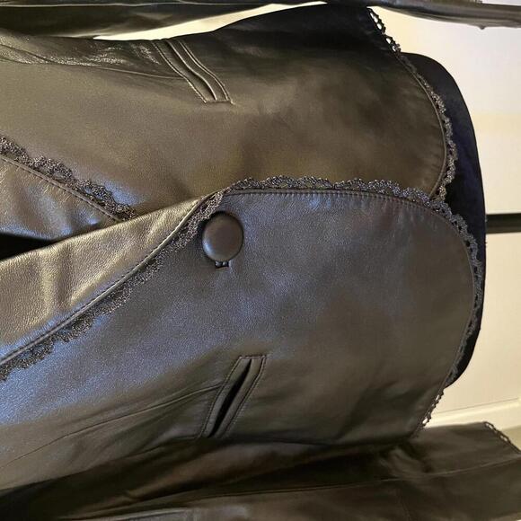 Women’s Saks Fifth Avenue Classic 100% Leather Blazer Size 4 - Picture 5 of 7